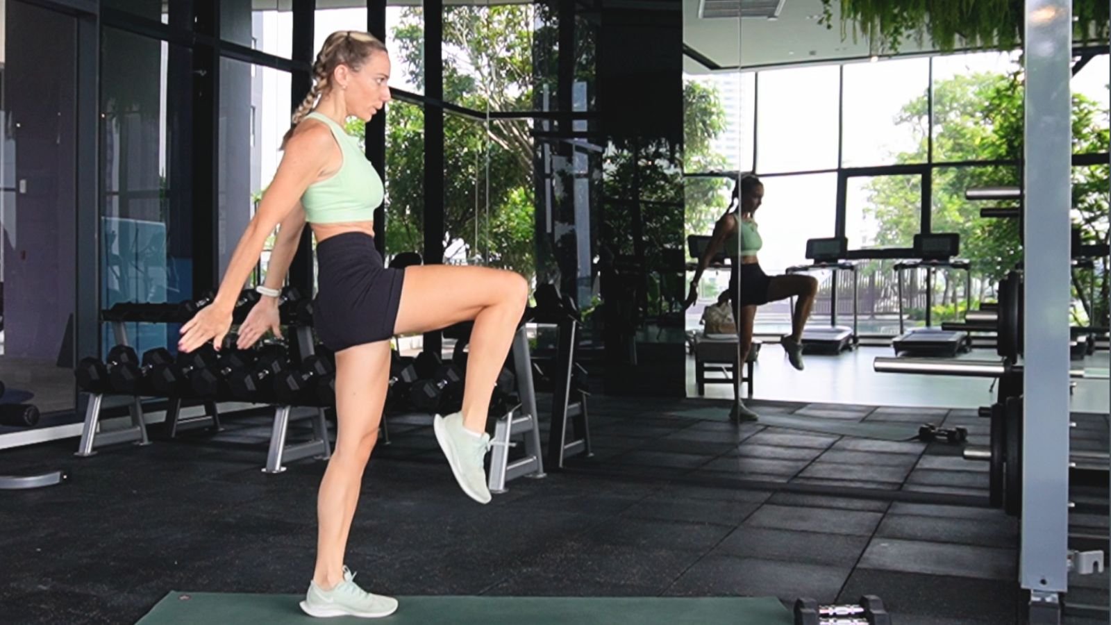 Candice pendant une séance de fitness